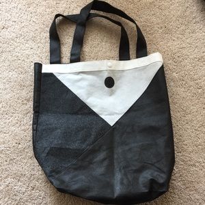 *LIMITED EDITION* Lululemon large reusable bag
